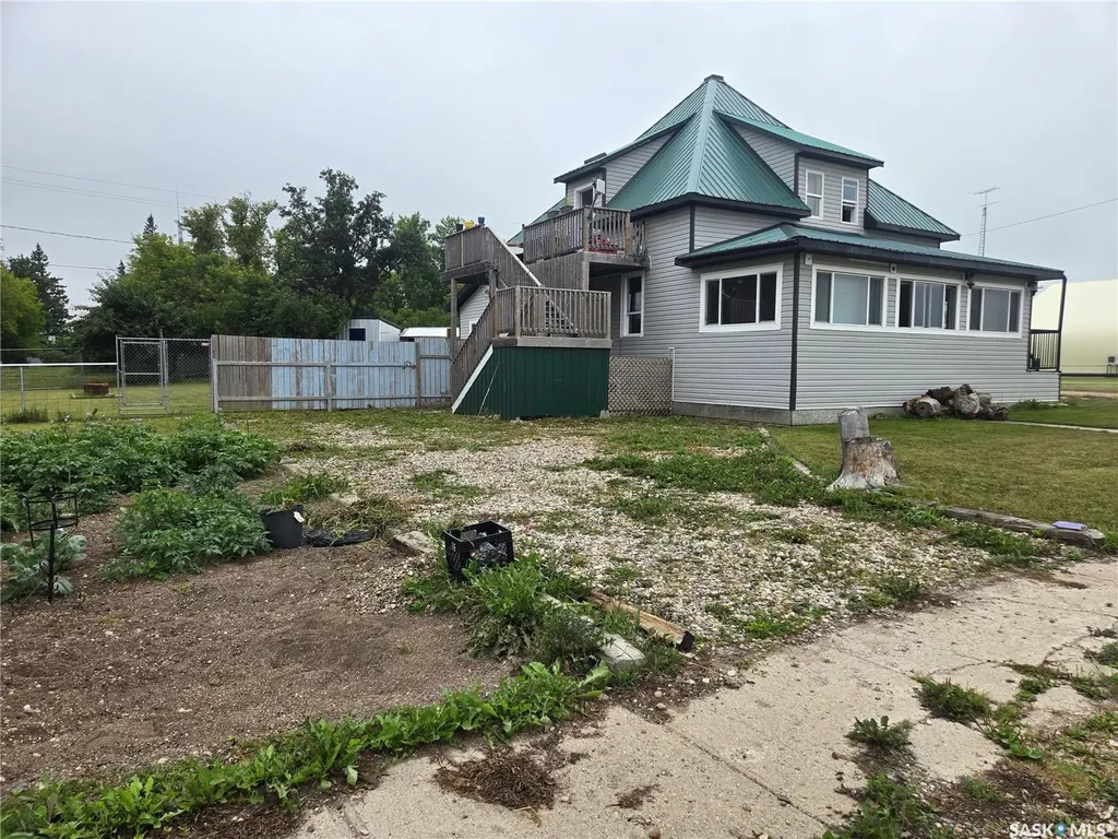 707 Railway Avenue Neudorf SK S0A 2T0
