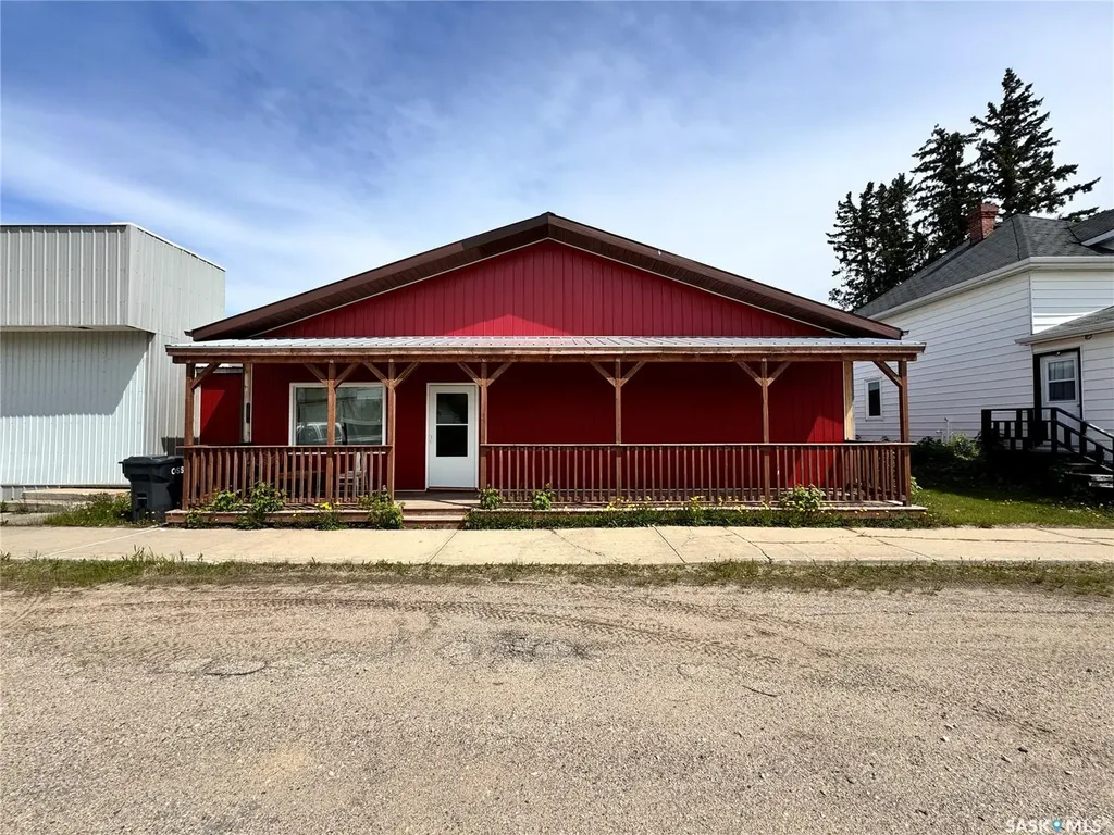 205-207 Main Street Lintlaw SK S0A 2H0