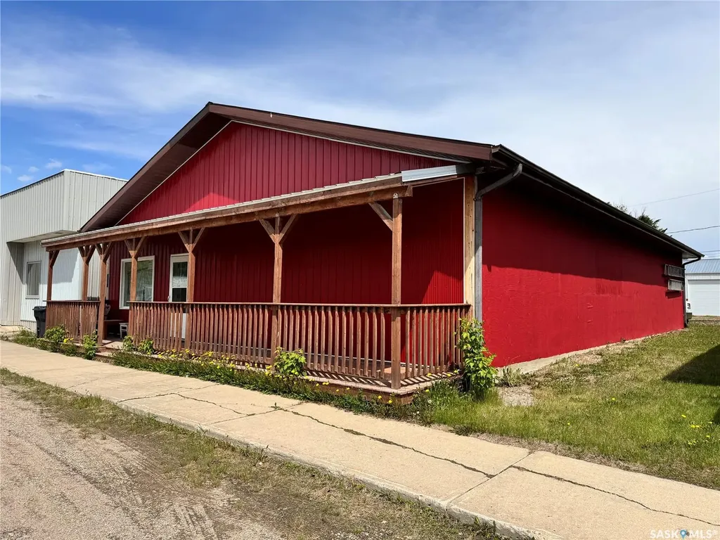 205-207 Main Street Lintlaw SK S0A 2H0
