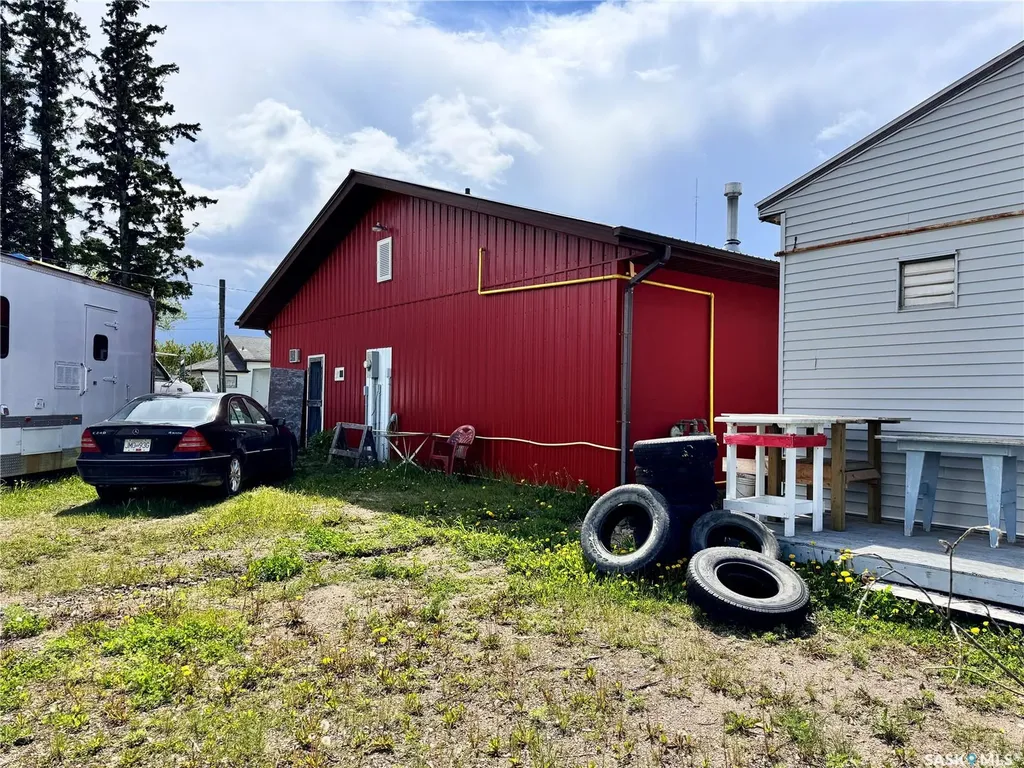 205-207 Main Street Lintlaw SK S0A 2H0