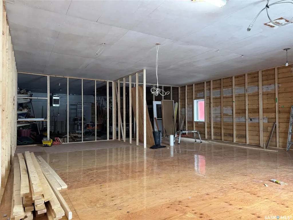 205-207 Main Street Lintlaw SK S0A 2H0