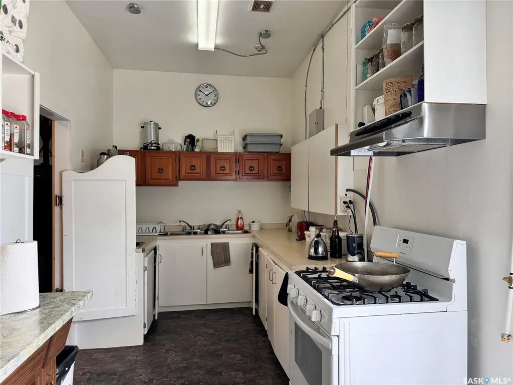 205-207 Main Street Lintlaw SK S0A 2H0