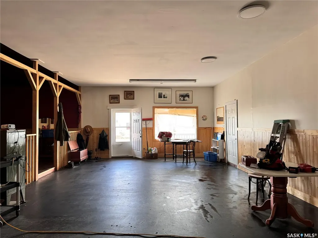 205-207 Main Street Lintlaw SK S0A 2H0