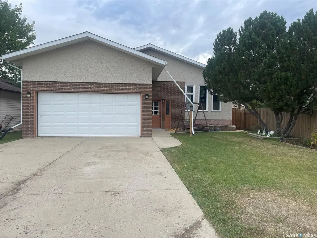 404 Parsons Avenue Maple Creek SK S0N 1N0