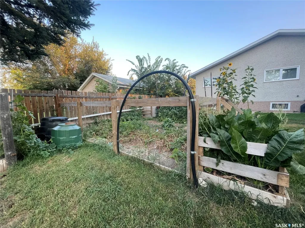 404 Parsons Avenue Maple Creek SK S0N 1N0
