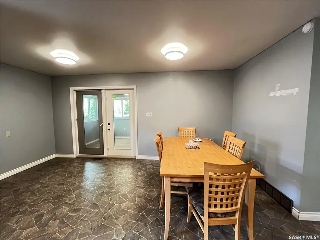 404 Parsons Avenue Maple Creek SK S0N 1N0
