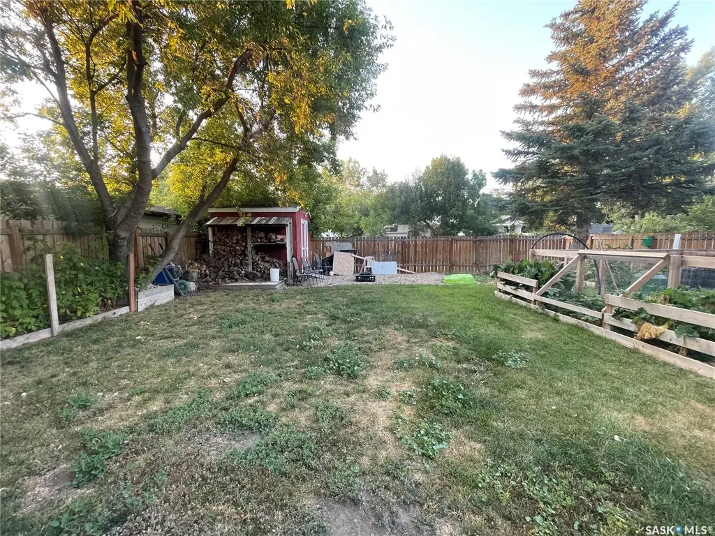 404 Parsons Avenue Maple Creek SK S0N 1N0