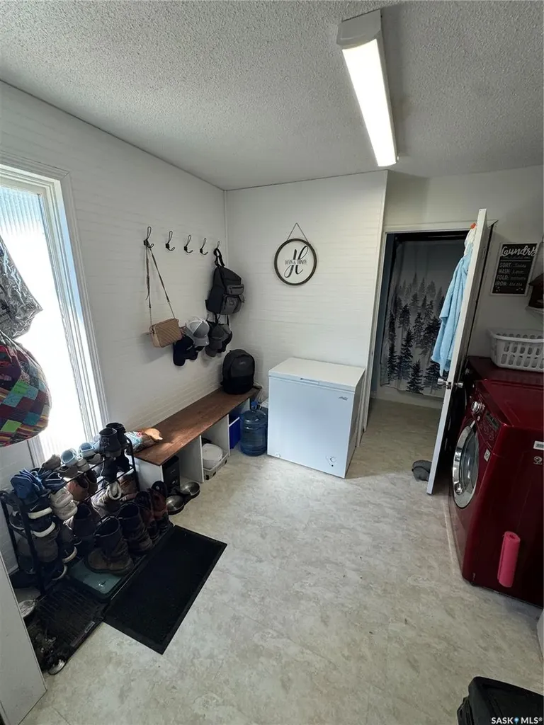 116 Elizabeth Avenue Naicam SK S0K 2Z0