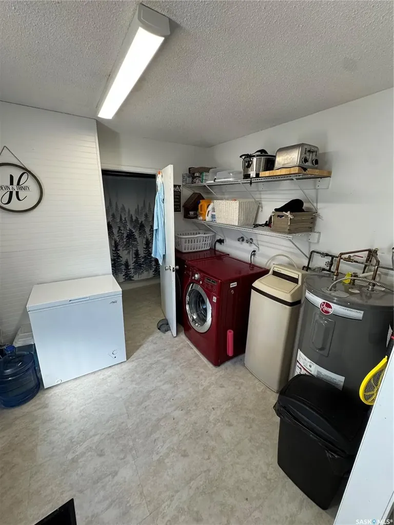 116 Elizabeth Avenue Naicam SK S0K 2Z0