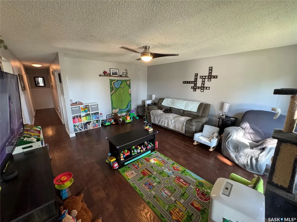 116 Elizabeth Avenue Naicam SK S0K 2Z0