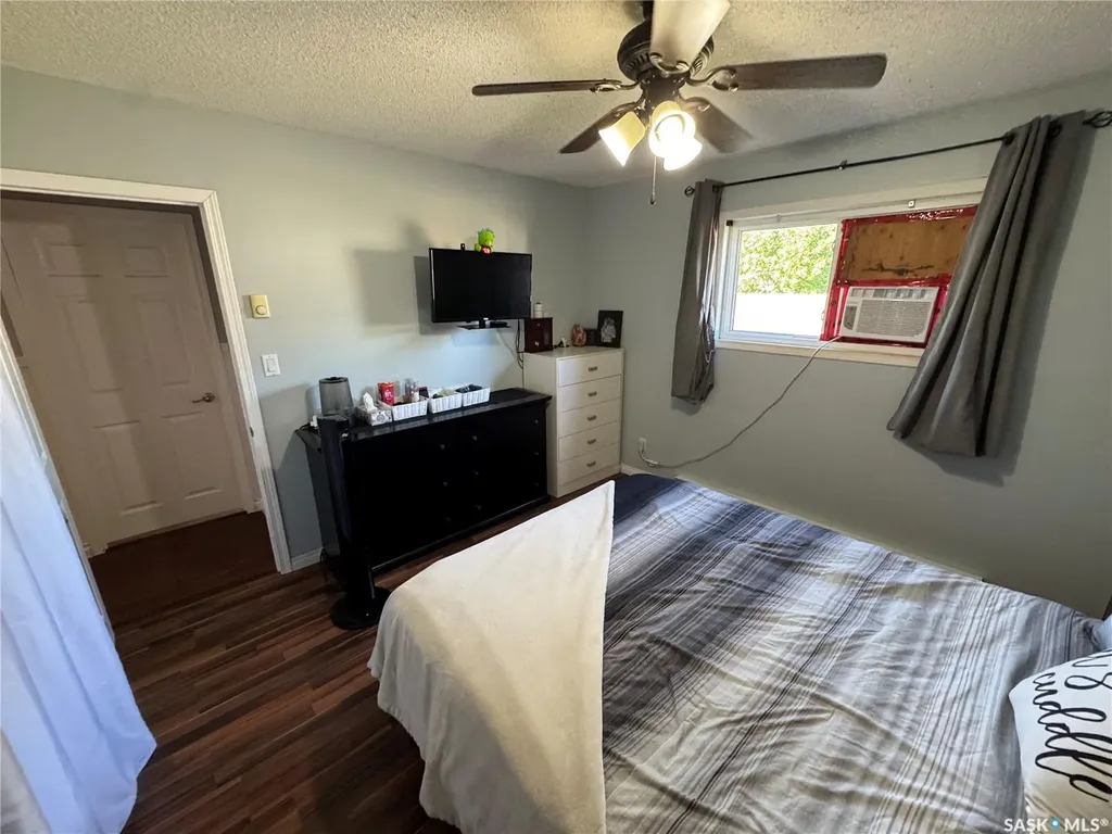 116 Elizabeth Avenue Naicam SK S0K 2Z0