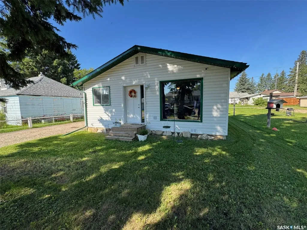 116 Elizabeth Avenue Naicam SK S0K 2Z0