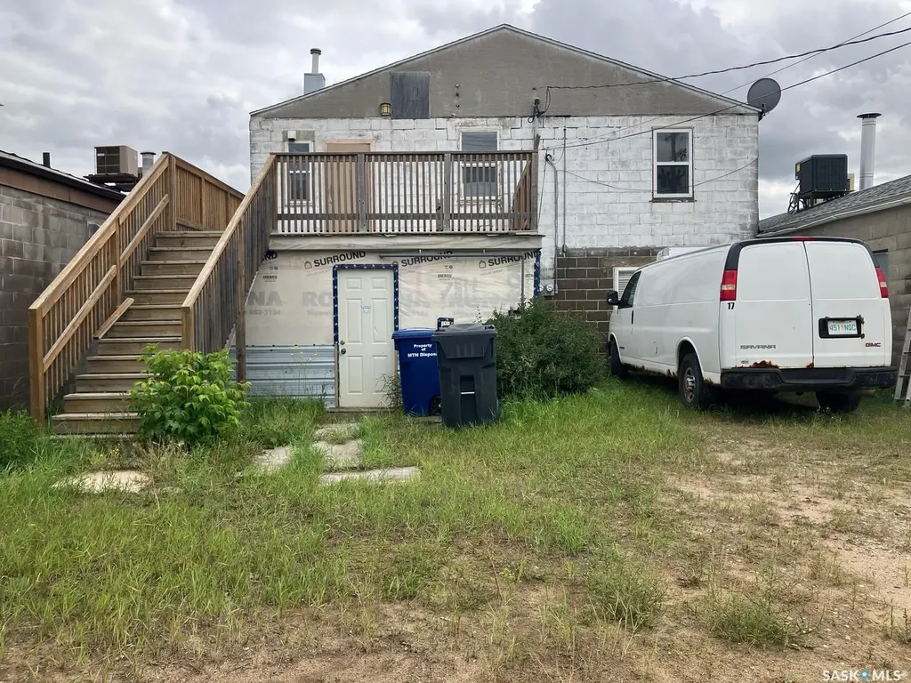 205 1st Avenue W Nipawin SK S0E 1E0