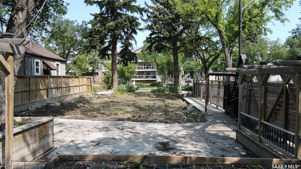 928 Main Street Saskatoon SK S7H 0K5