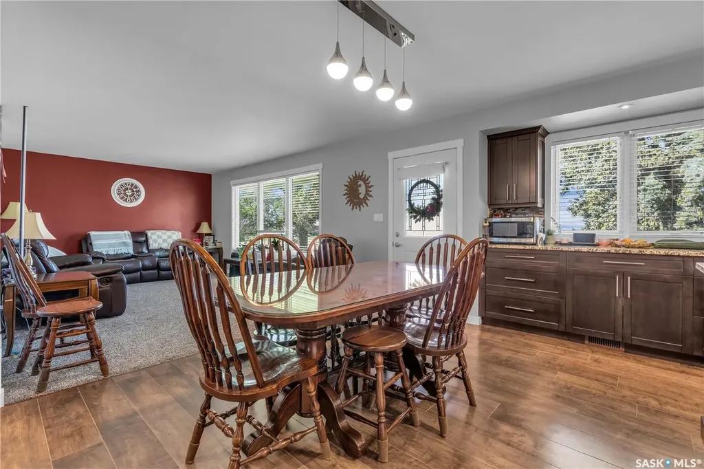 103 1st Street Limerick SK S0H 2P0