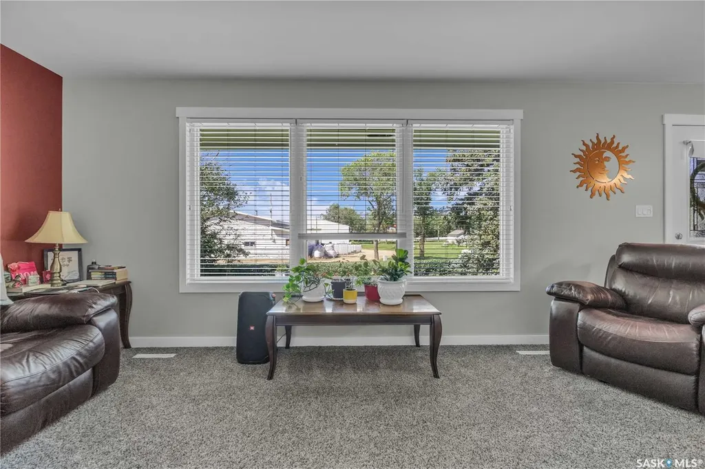 103 1st Street Limerick SK S0H 2P0