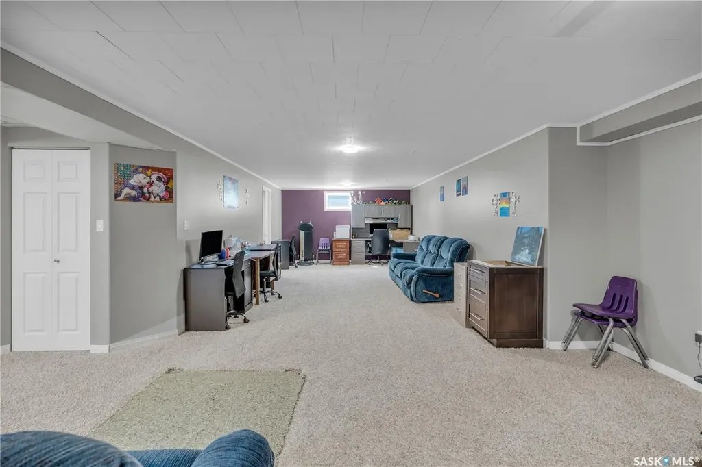 103 1st Street Limerick SK S0H 2P0