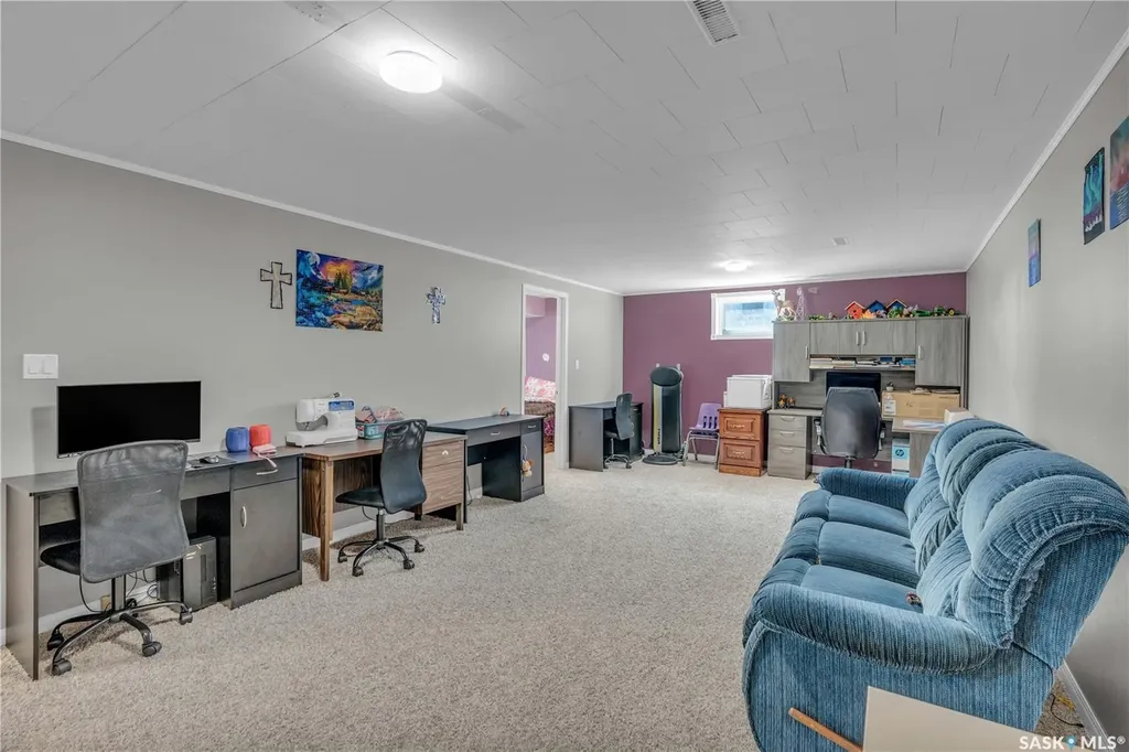 103 1st Street Limerick SK S0H 2P0