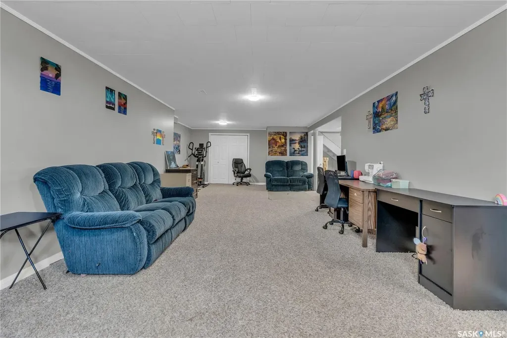 103 1st Street Limerick SK S0H 2P0