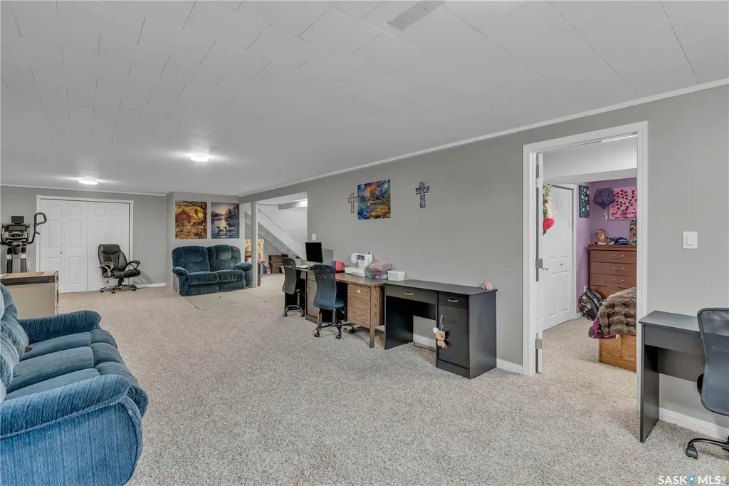 103 1st Street Limerick SK S0H 2P0