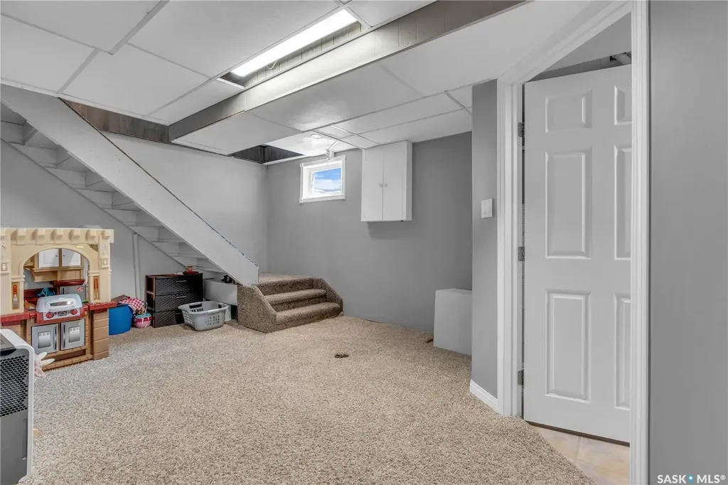 103 1st Street Limerick SK S0H 2P0