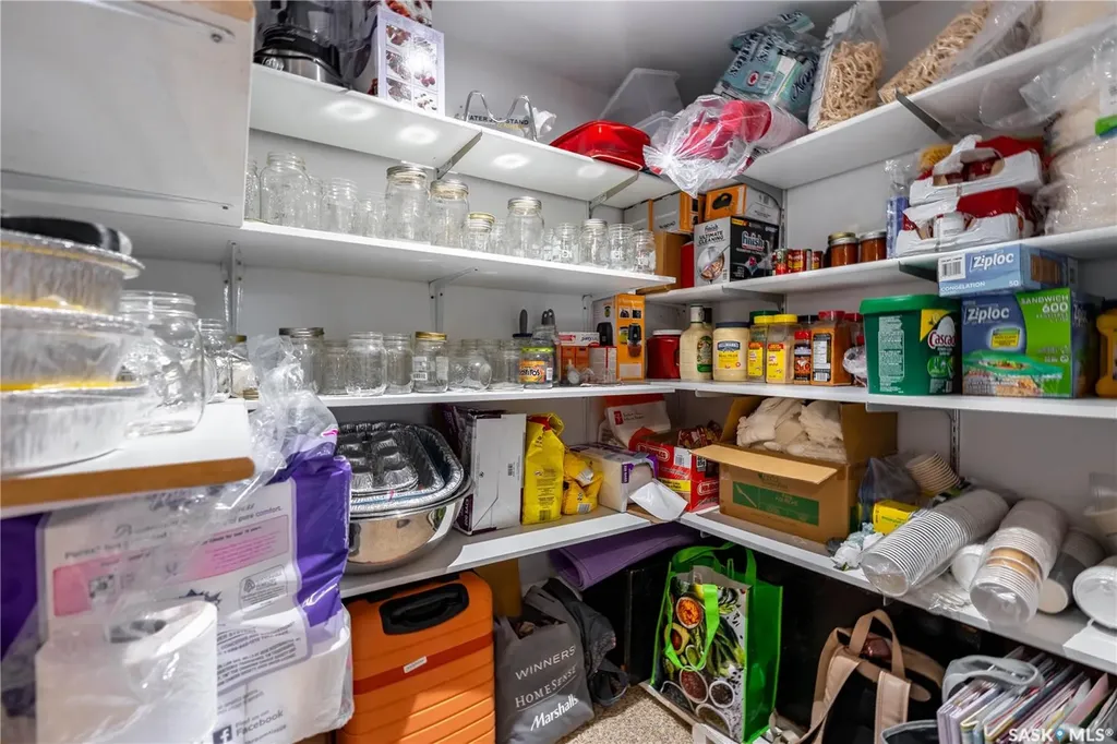 103 1st Street Limerick SK S0H 2P0