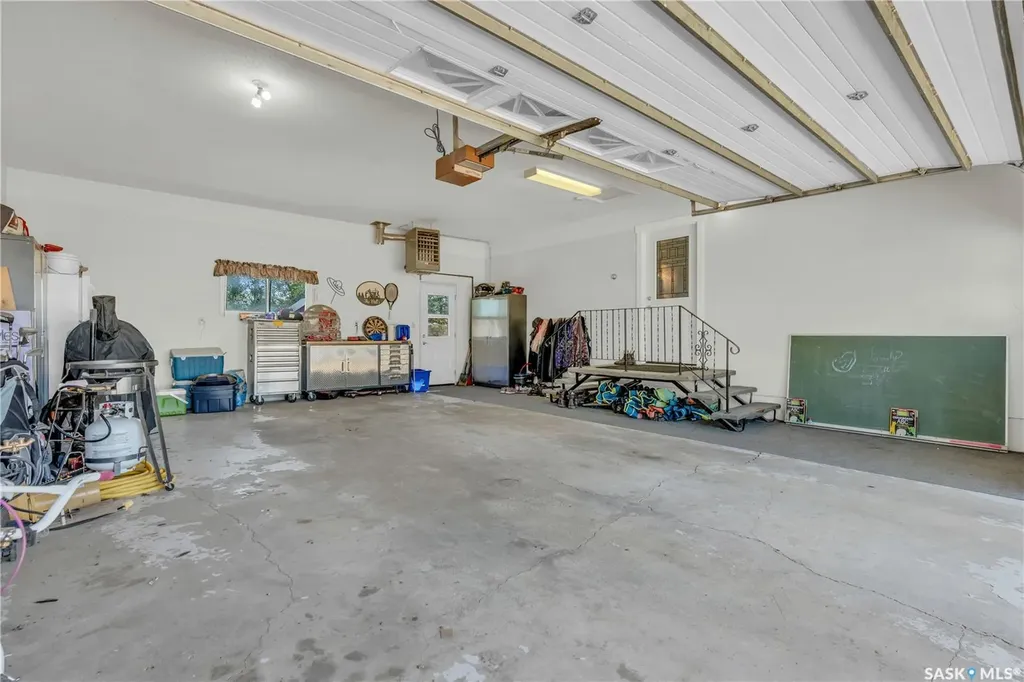 103 1st Street Limerick SK S0H 2P0