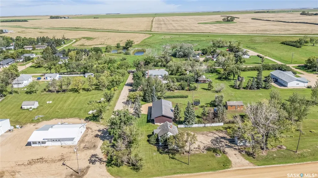 103 1st Street Limerick SK S0H 2P0