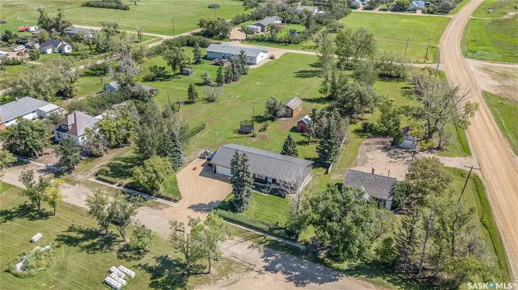 103 1st Street Limerick SK S0H 2P0