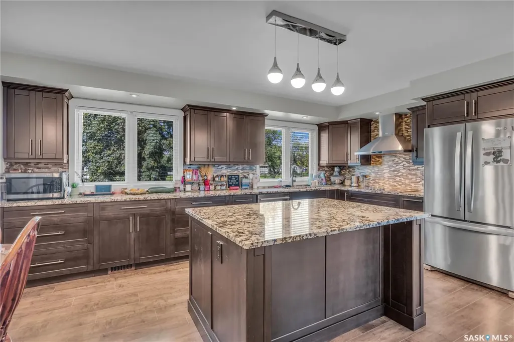 103 1st Street Limerick SK S0H 2P0