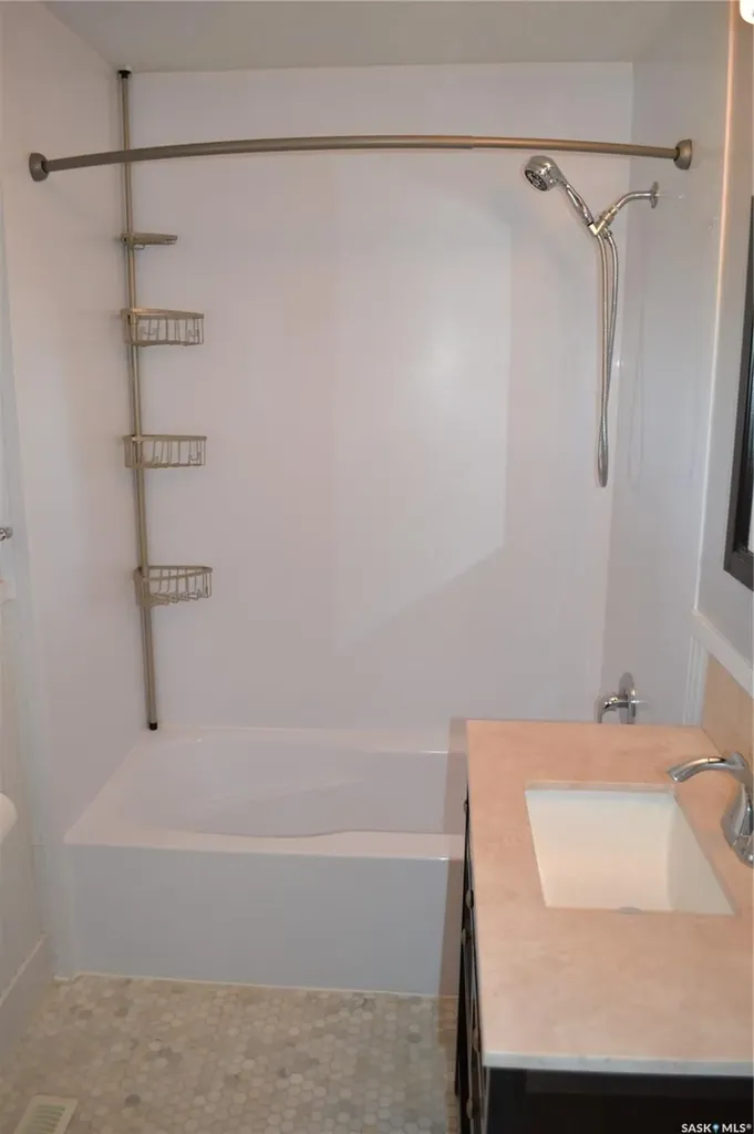 210 6th Avenue SW Eston SK S0L 1A0