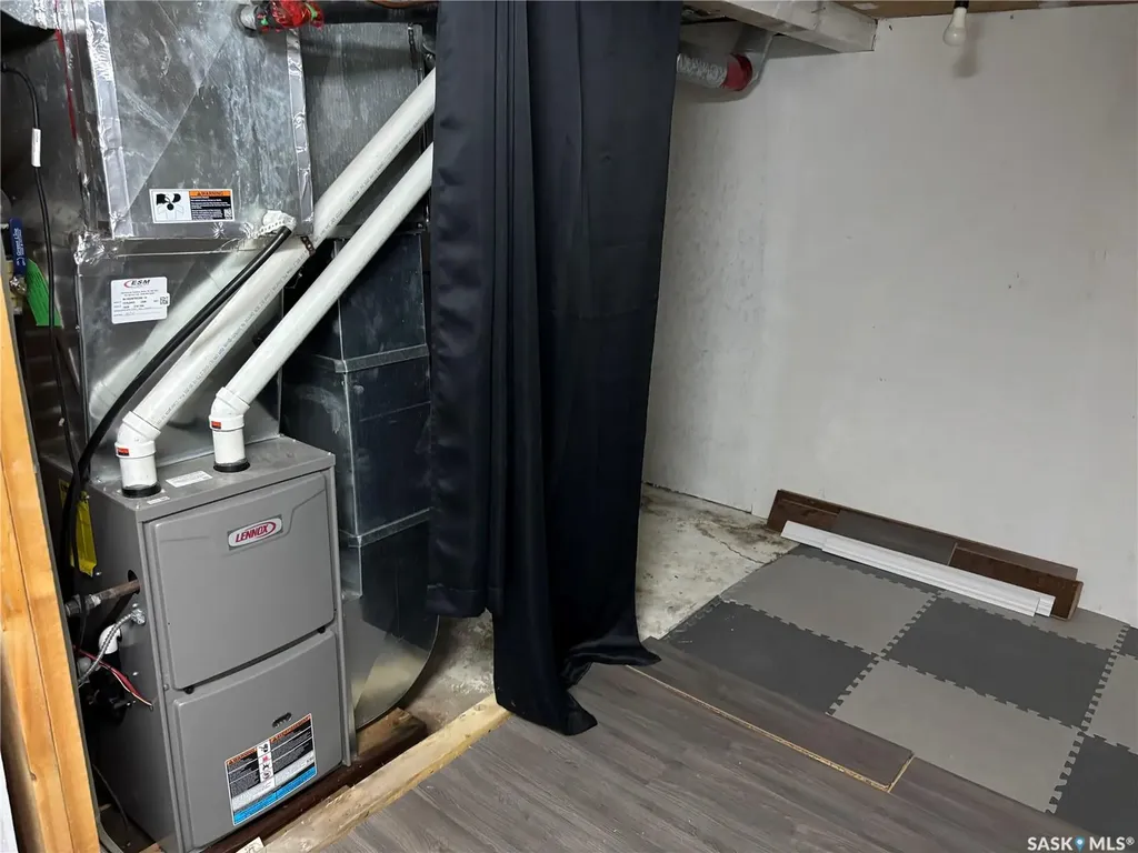 210 6th Avenue SW Eston SK S0L 1A0