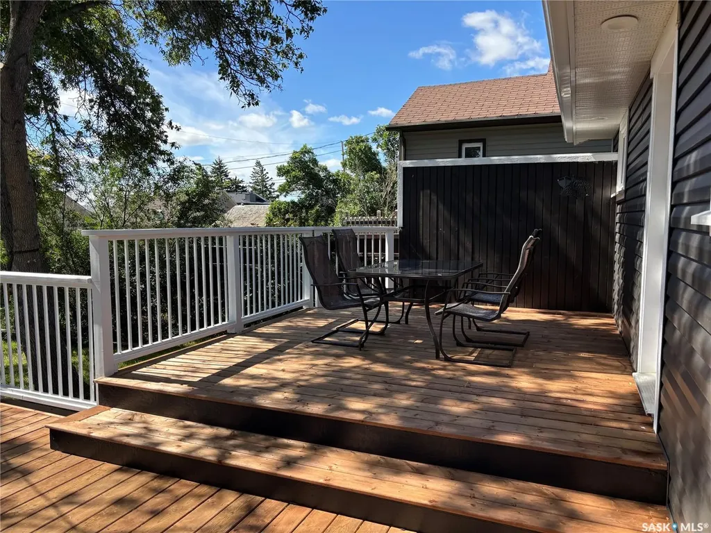 210 6th Avenue SW Eston SK S0L 1A0