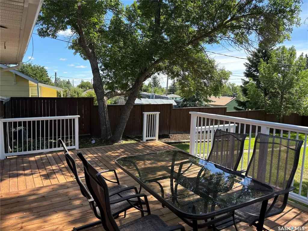 210 6th Avenue SW Eston SK S0L 1A0