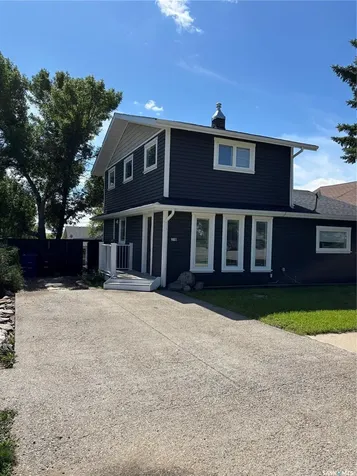 210 6TH Avenue SW Eston SK S0L 1A0