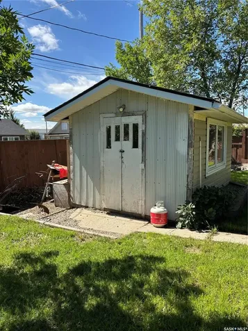 210 6TH Avenue SW Eston SK S0L 1A0