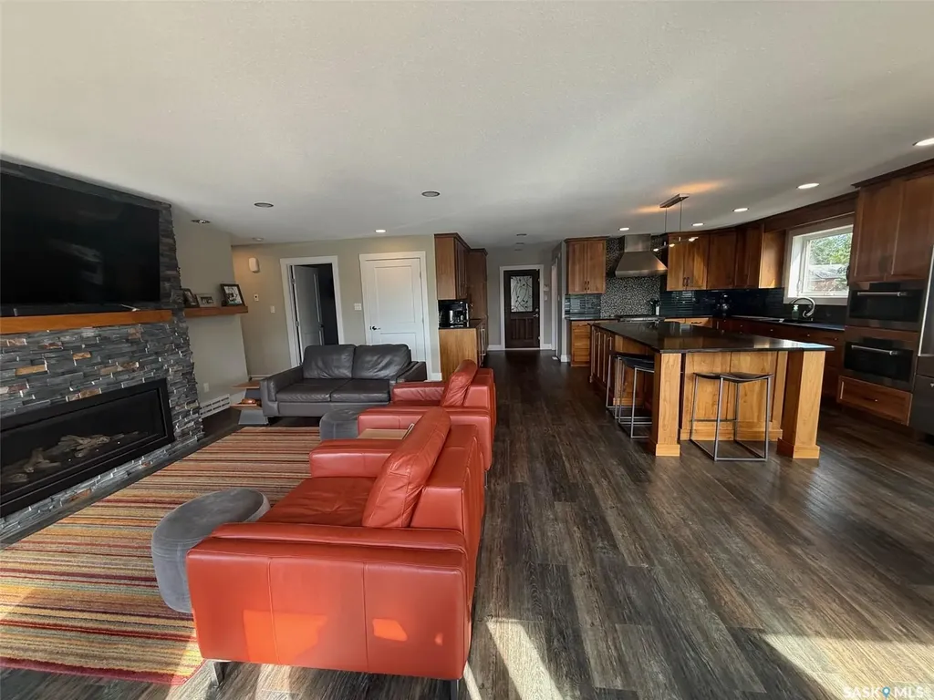 808 La Ronge Avenue La Ronge SK S0J 1L0