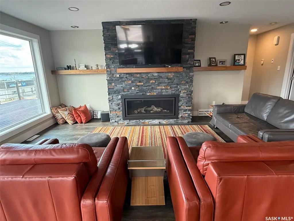 808 La Ronge Avenue La Ronge SK S0J 1L0