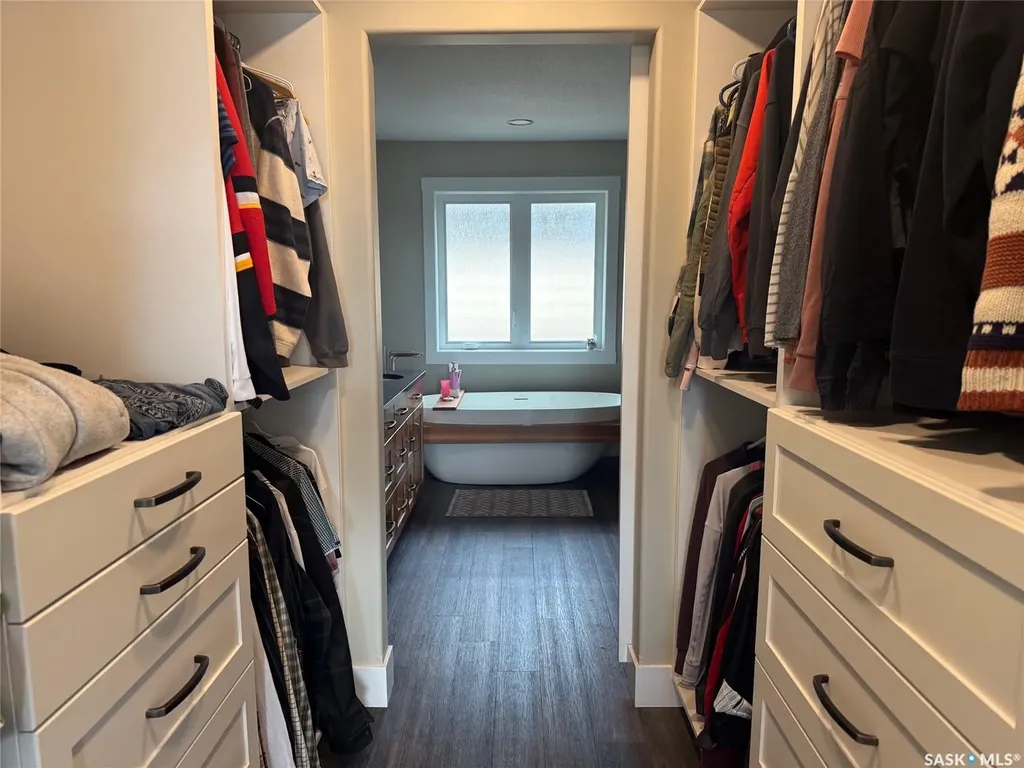 808 La Ronge Avenue La Ronge SK S0J 1L0