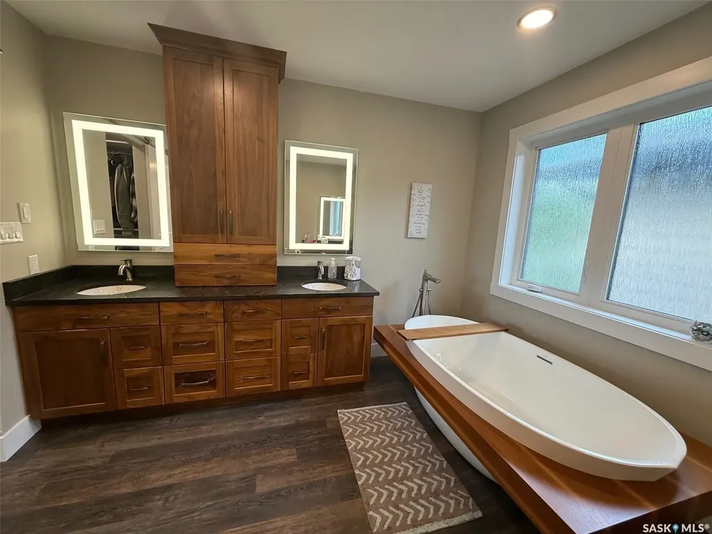 808 La Ronge Avenue La Ronge SK S0J 1L0