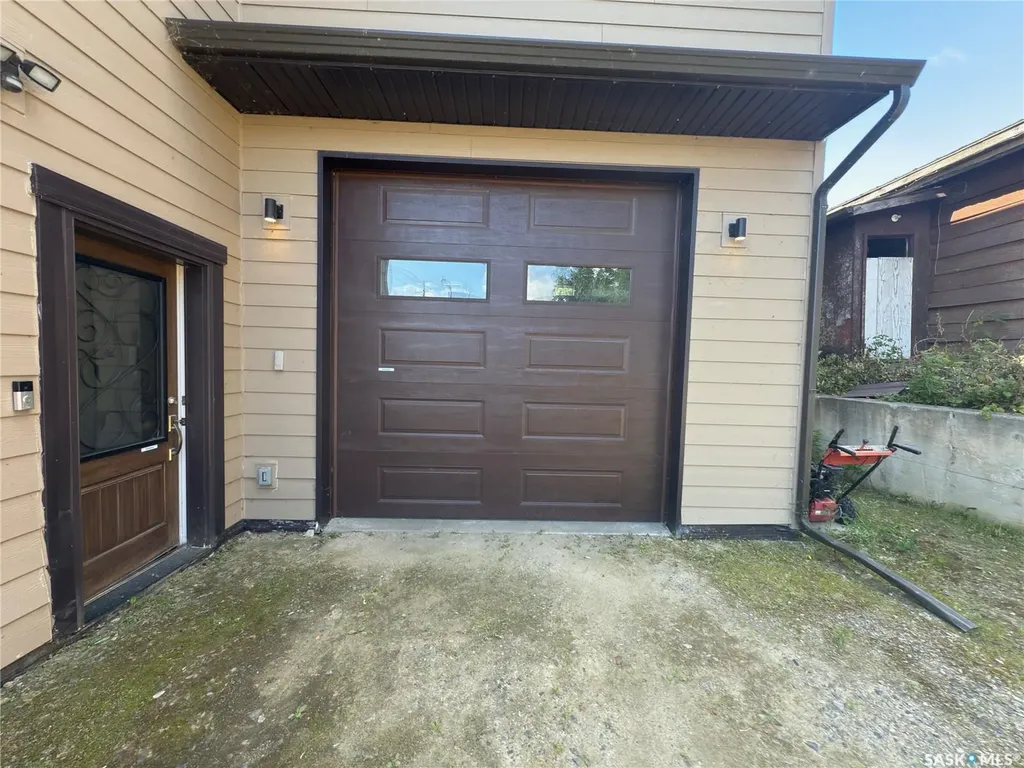 808 La Ronge Avenue La Ronge SK S0J 1L0