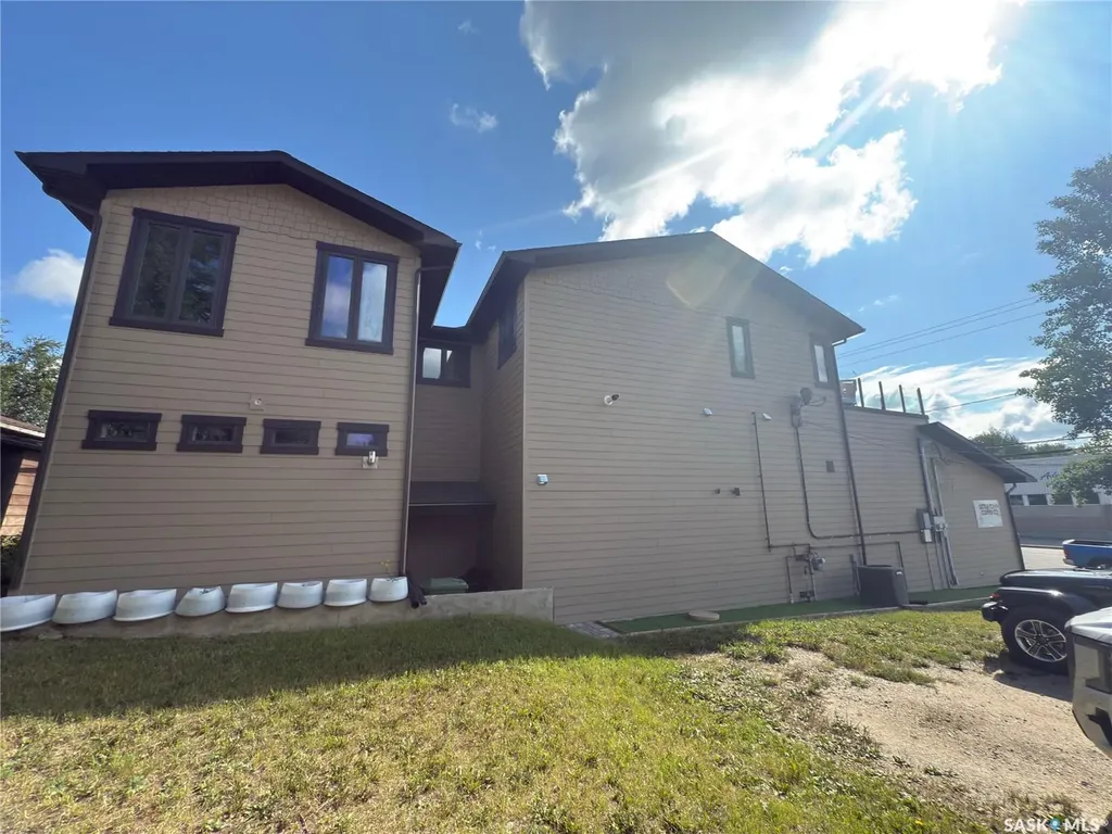 808 La Ronge Avenue La Ronge SK S0J 1L0