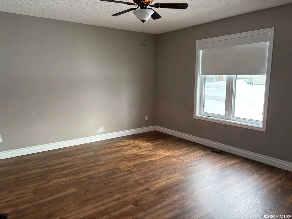 222 3rd Avenue Glaslyn SK S0M 0Y0