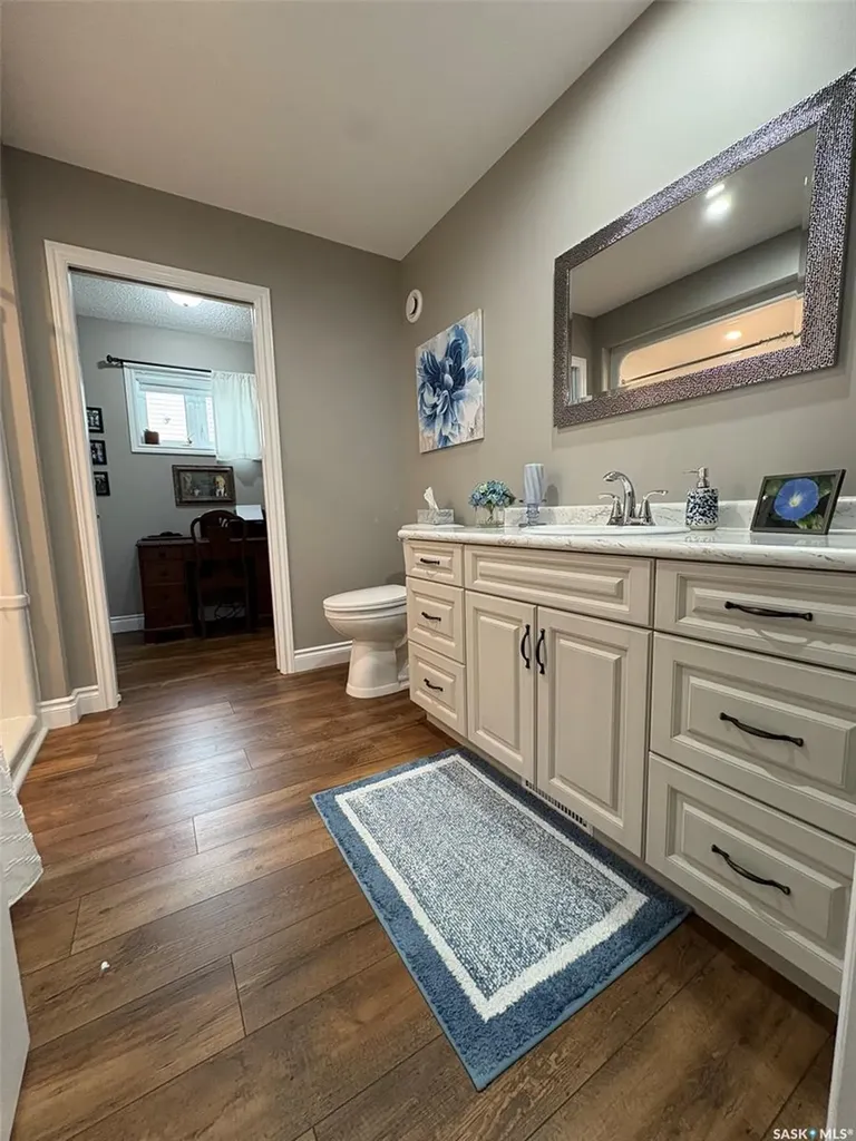 222 3rd Avenue Glaslyn SK S0M 0Y0