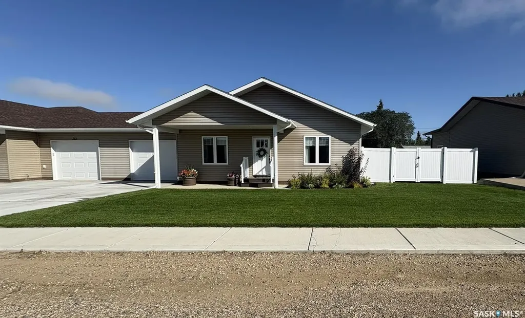 222 3rd Avenue Glaslyn SK S0M 0Y0