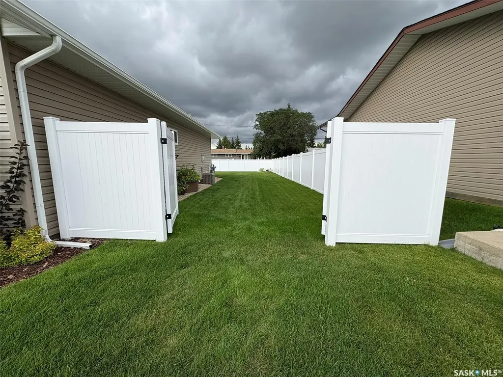 222 3rd Avenue Glaslyn SK S0M 0Y0