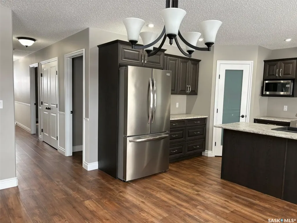 222 3rd Avenue Glaslyn SK S0M 0Y0
