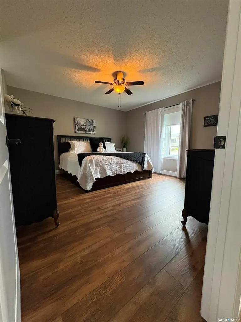 222 3rd Avenue Glaslyn SK S0M 0Y0