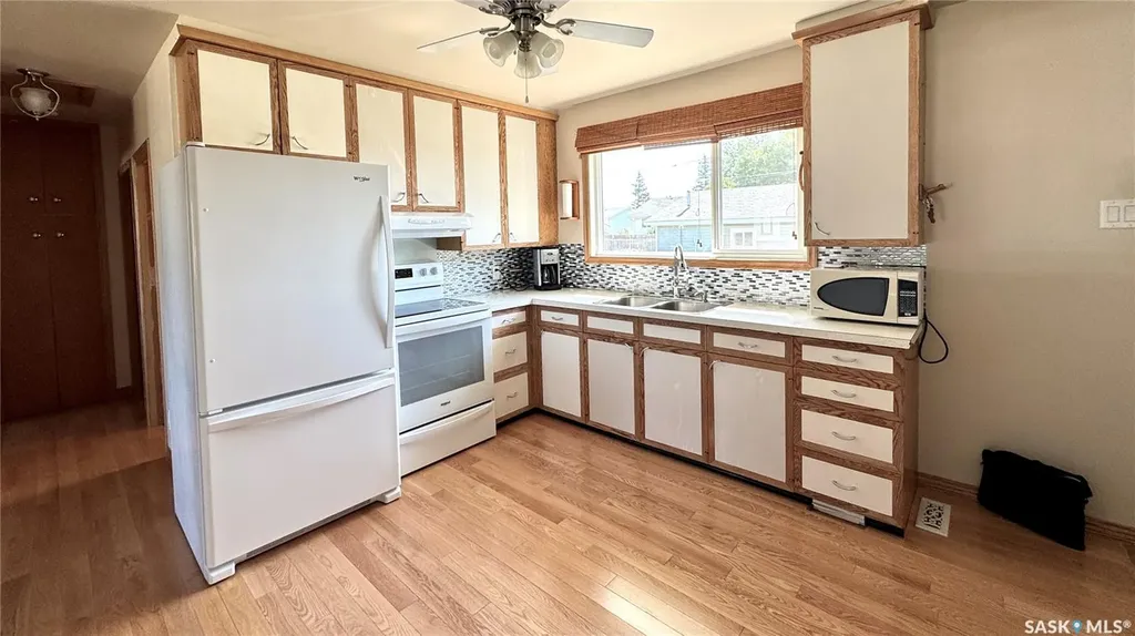 110 Stanley Street Elbow SK S0H 1J0