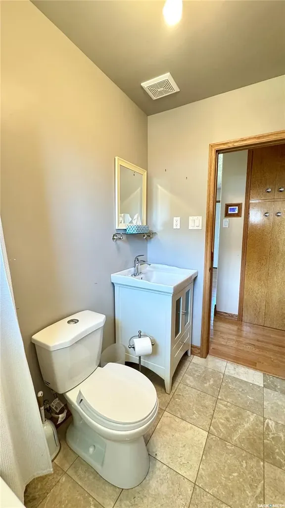 110 Stanley Street Elbow SK S0H 1J0